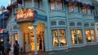 インテリア雑貨とテーブルウエアのお店