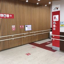 トイレ入り口