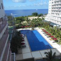 ホテルマハイナウエルネスリゾート沖縄プール