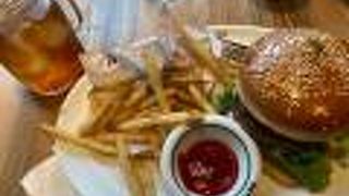 ハワイムードのカフェ