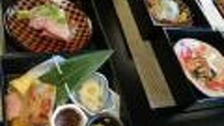 予約の取れない会席料理の名店、御料理貴船のお弁当が完全予約制で食べられます