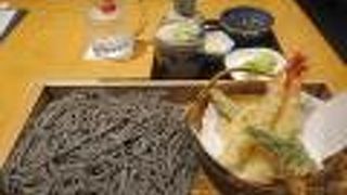 久しぶりに食べた、黒いお蕎麦(ごま蕎麦)!