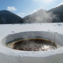 氷上の温泉