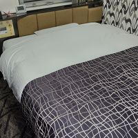 ダブルサイズに近いベッド