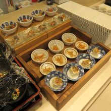 コロナ対策、総菜は小分けされていました