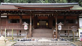 本殿は現存最古の神社建築です