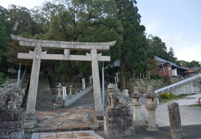 町中の神社