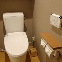 シャワールームの隣がウォシュレット付きトイレです。