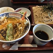 天丼とザル