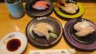 開店前に並んで行く価値ある、北陸の美味しい回転寿司!