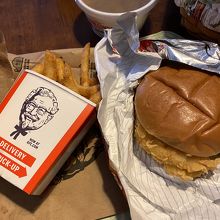 チキンフィレサンドとポテト