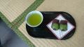 三嶋大社の縁起餅「福太郎餅」が頂ける三嶋大社売店