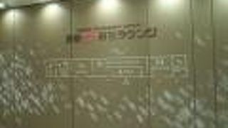 クレジットカードで入室するラウンジ