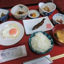 朝食の一例。朝も和食です。