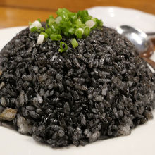 イカ墨チャーハン