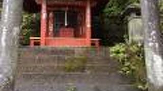 神橋の向かい側に