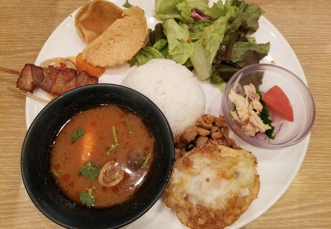 ルクアで気軽にタイ料理