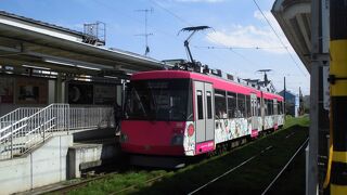 都心では新鮮な２両編成