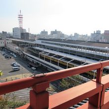 月見櫓からは福山駅がそばです。