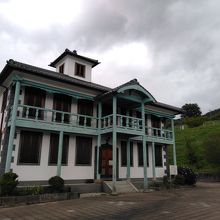 旧室伏学校があります。