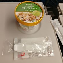 スジャータアイスクリームのピスタチオ