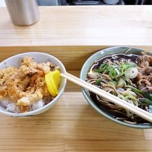 ゲソ丼セットでかしわそば　期待が空回りでした？