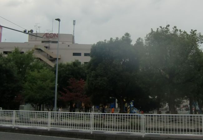 イオン金沢八景店となりの公園