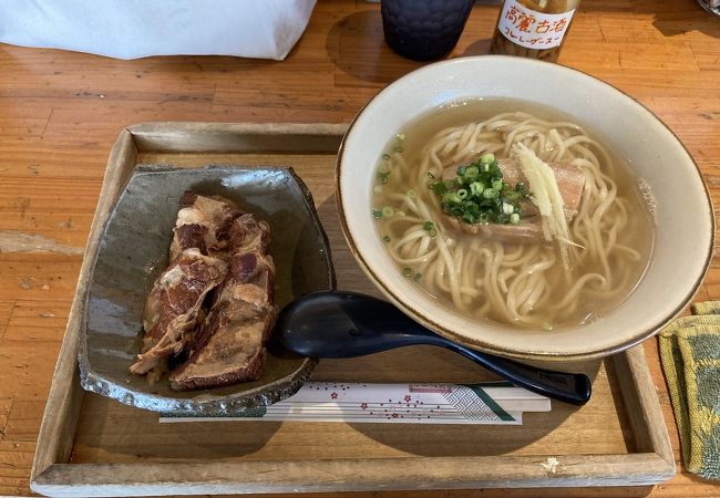 毎回待ちますが、待っても食べたいコシのある麺。