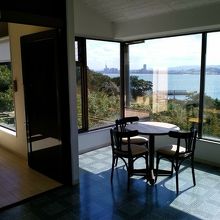 海の見える喫茶室もありますが新型コロナウィルスの関係で閉店