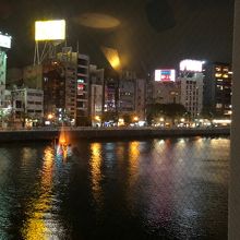 店内からの夜景