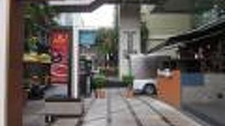 スタバも入っています