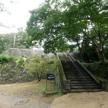 本丸御殿跡への階段