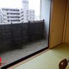 窓の大きな広々和室でのんびり