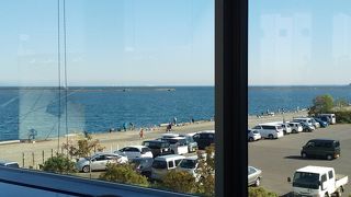 海を観ながらランチ