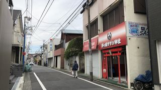 サザン通り商店街にある