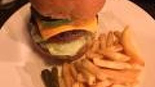 ボリューミーで美味しいバーガーランチ