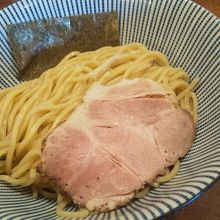 食感が良い中太麺