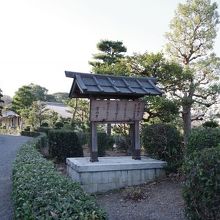 入口に看板が。そこには応神天皇恵我藻伏岡の文字が