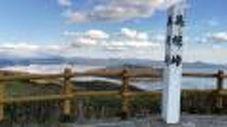 ひばりさんの歌碑もありました