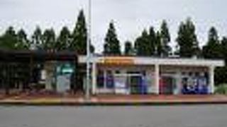 トイレと自動販売機のみ