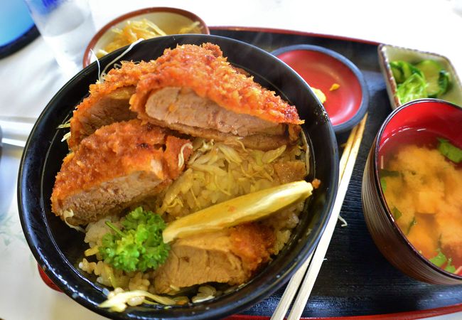 岳温泉での昼食は成駒で、B級グルメのトップクラス