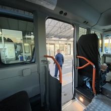 空港への送迎車からUSAパーキング事務所