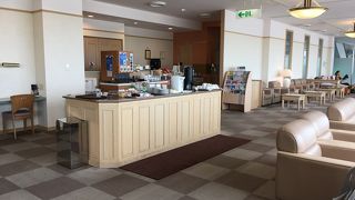 カードラウンジもある