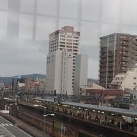 駅のコンコースから