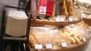 京急川崎の駅ビルの中にあるベーカリーショップ