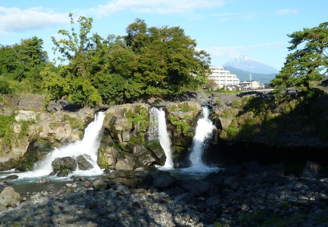 三島溶岩の壺