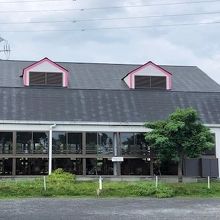 店舗の奥にある牛舎