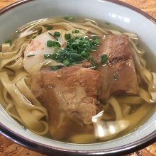 本ソーキソバ　平麺