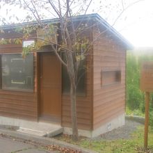 野鳥観察舎の様子