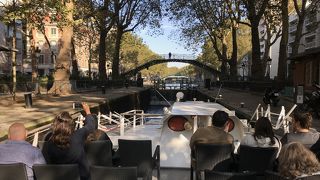 パリの生活を感じる運河を川「のぼり」